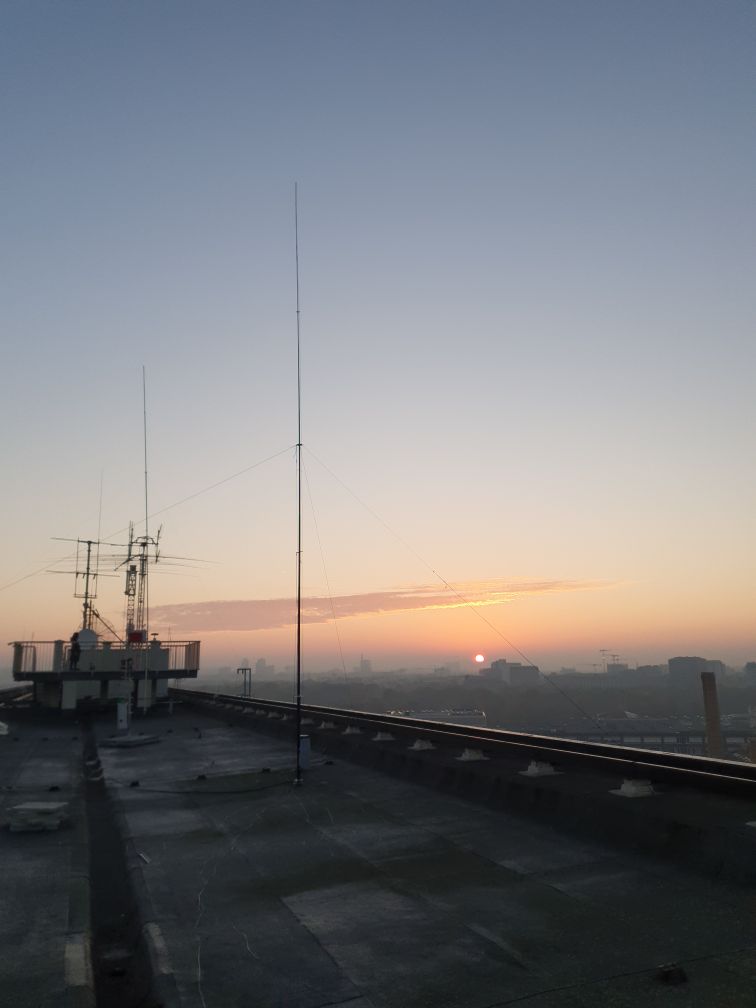 selbstgebaute DX-Commander auf dem Dach