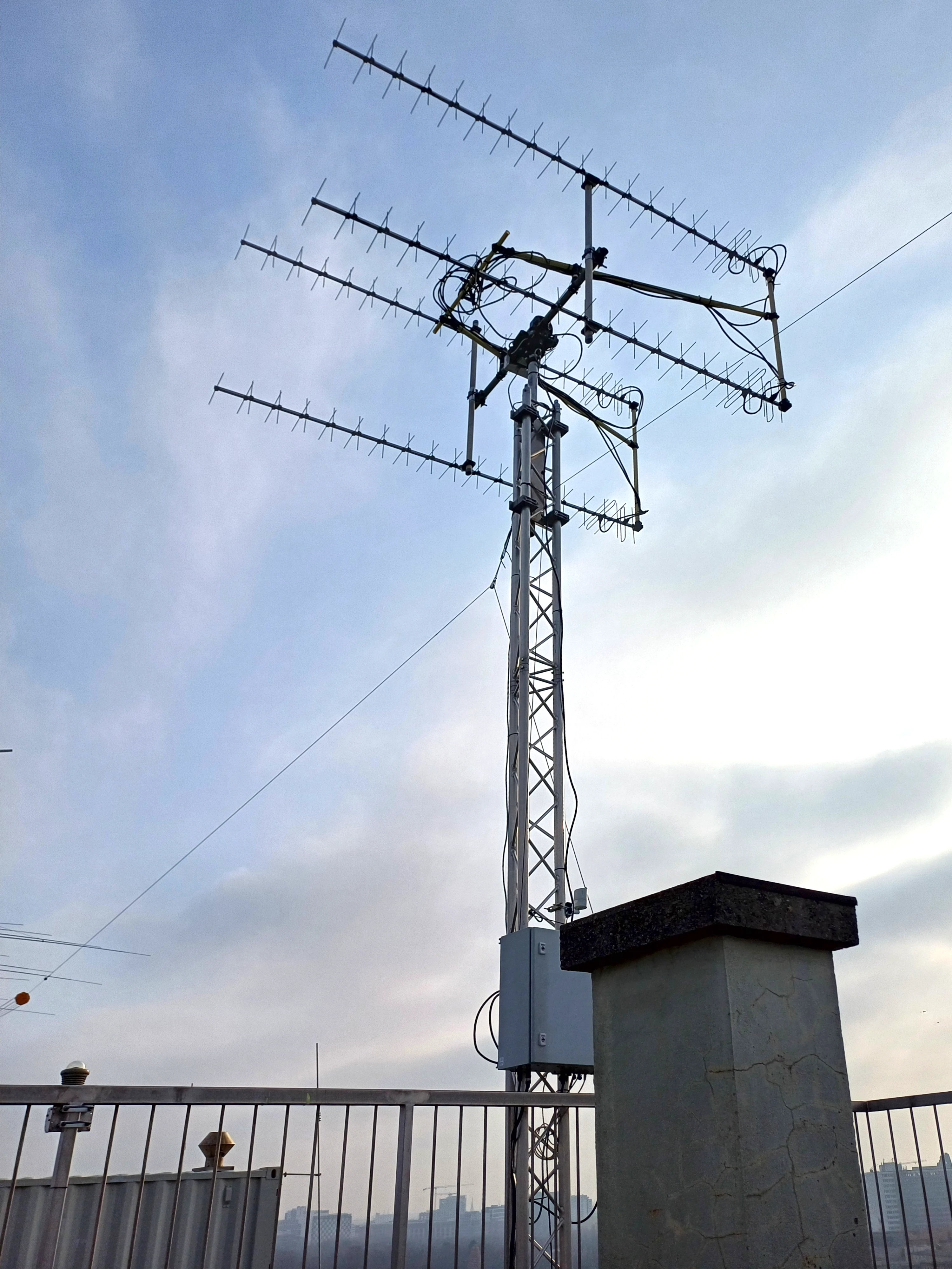 BEEGND-4 im nebligen Morgengrauen