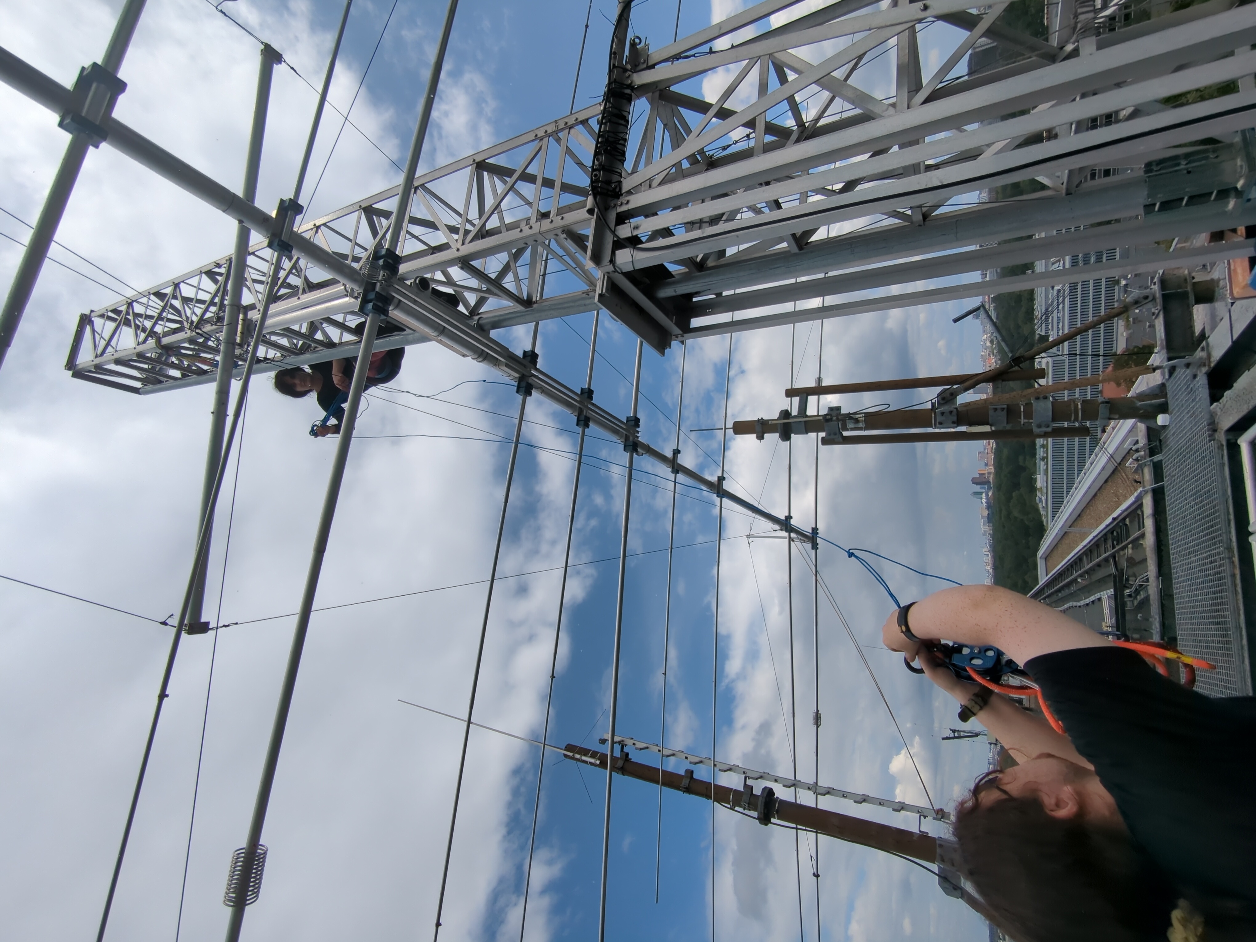 Kletteraktionen beim Wiedereinbau des Rotors